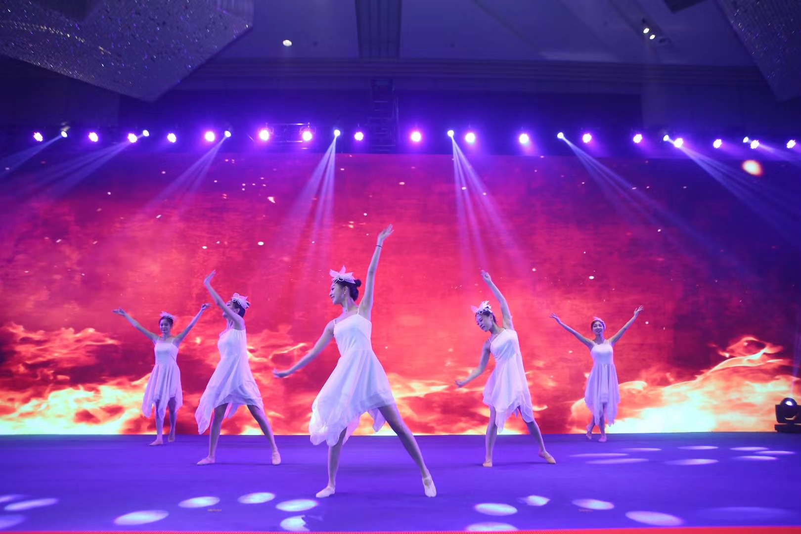 成都广告国产亚洲精品岁国产精麻豆企业广告策划在所有的营销手段当中是一种效果最直接