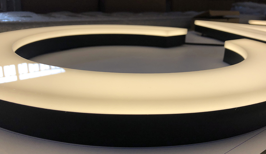 LED发光字光源光污染怎么避免？